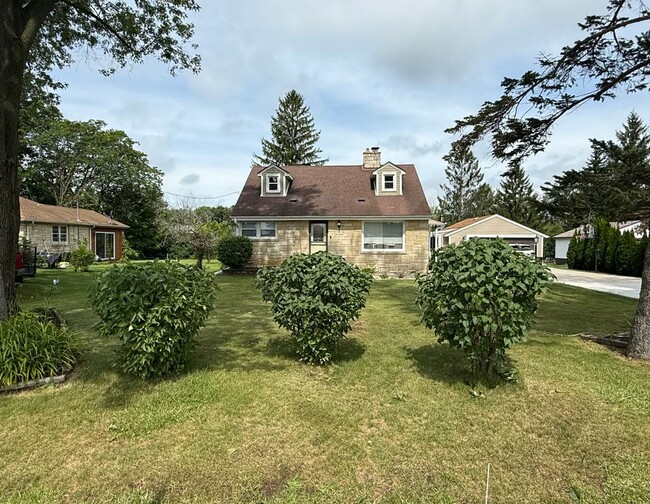 Photo - S80W19060 Janesville Rd