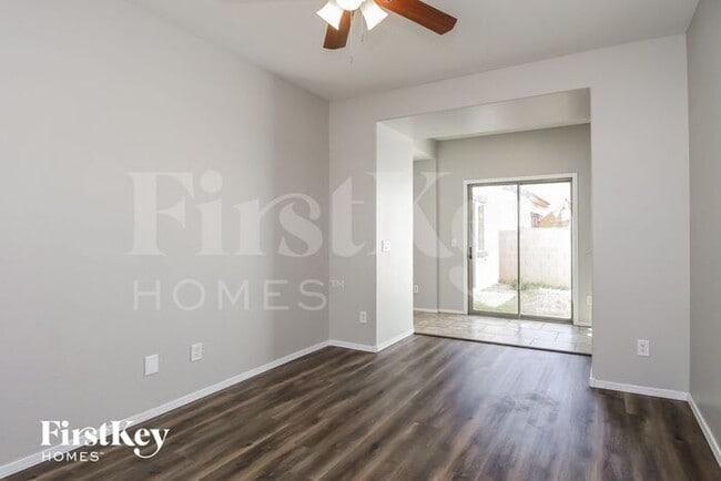 Photo - 4680 E Laurel Ave