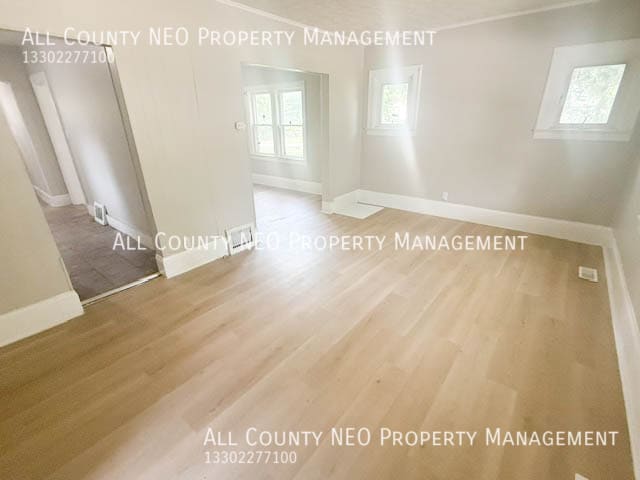 Photo - 380 Noble Ave