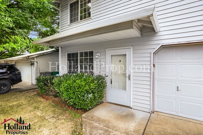 17229 SE Julie Pl