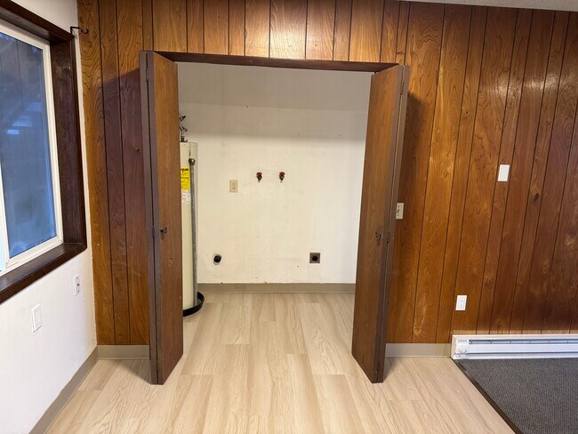 Photo - 222 N Beacon St Unit 2