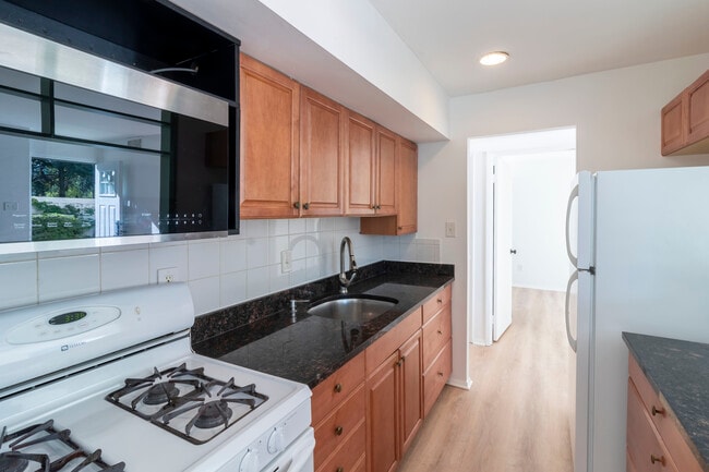 Photo - 104 Birch St Unit A3