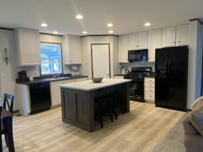 Building Photo - 175 N Michigan Ave Rental