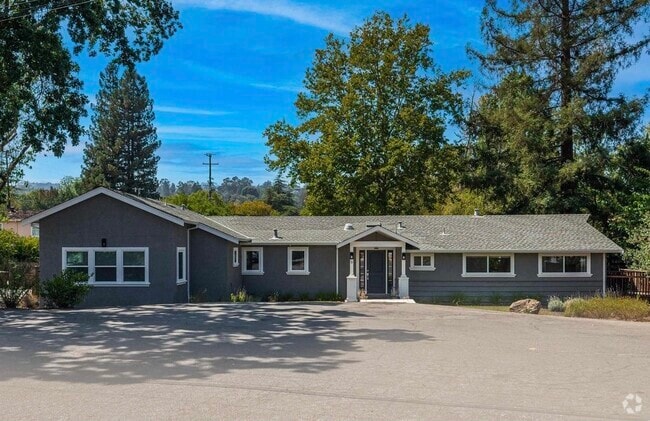 Building Photo - 9 Fawn Creek Ct Rental