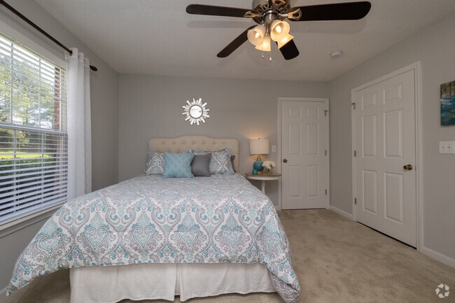 2BR, 2BA - 1,098SF - Bedroom