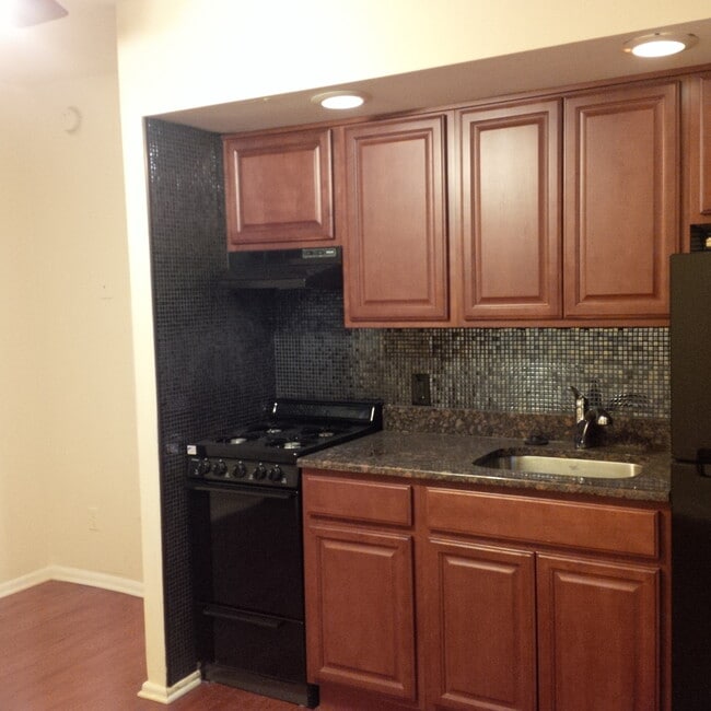 Photo - 413 Pine St Unit 1R