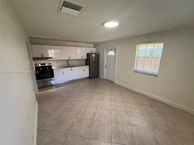 Photo - 5835 Taylor St Unit 5837