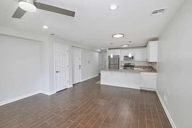 Building Photo - 10220 Rockaway Beach Blvd Unit 1A Rental
