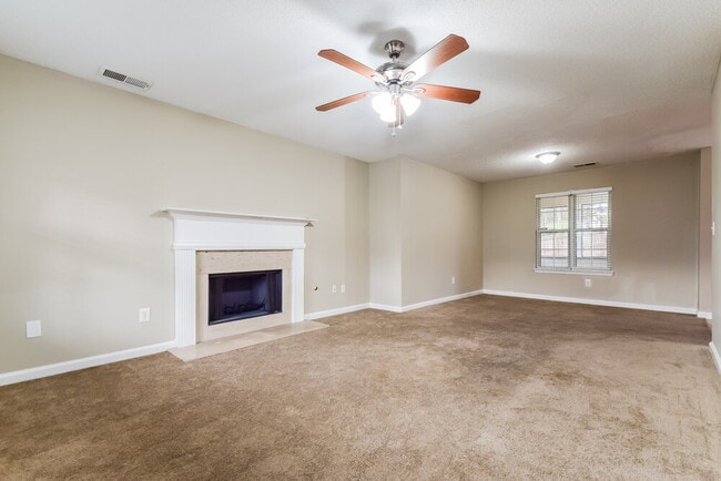 Photo - 4405 Grove Dr NW