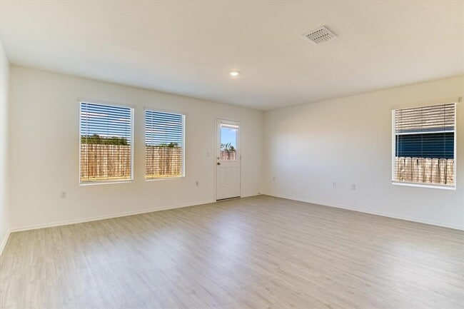 Photo - 2616 Schwartz Ln