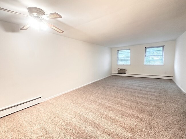 Photo - Karen Court Apartments