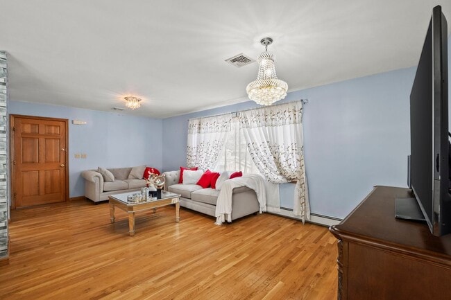 Photo - 391 Taylor Ave