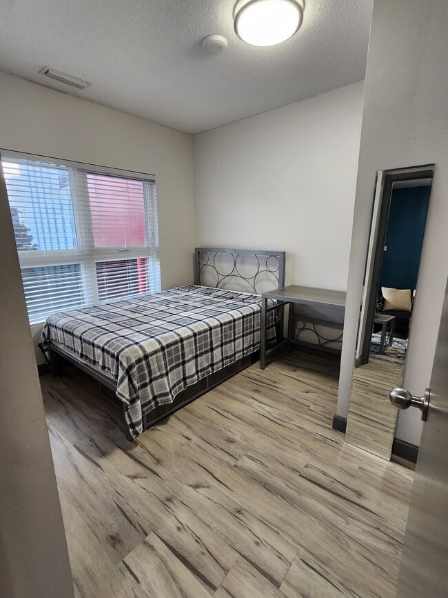 Photo - 258A Sunview St