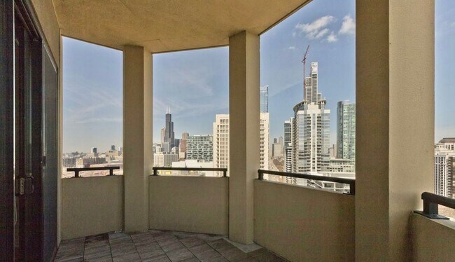 Photo - 1464 S Michigan Ave