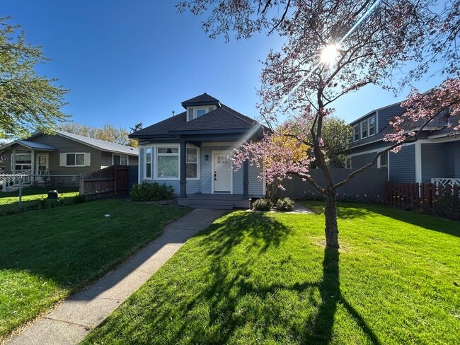 Building Photo - Charming 2 Bedroom Home in Downtown Ellensburg