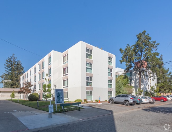 Photo - Valley Village Retirement Community