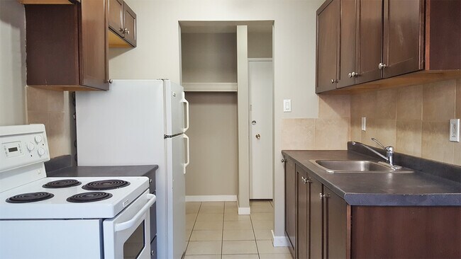 Photo - Byron Apartments