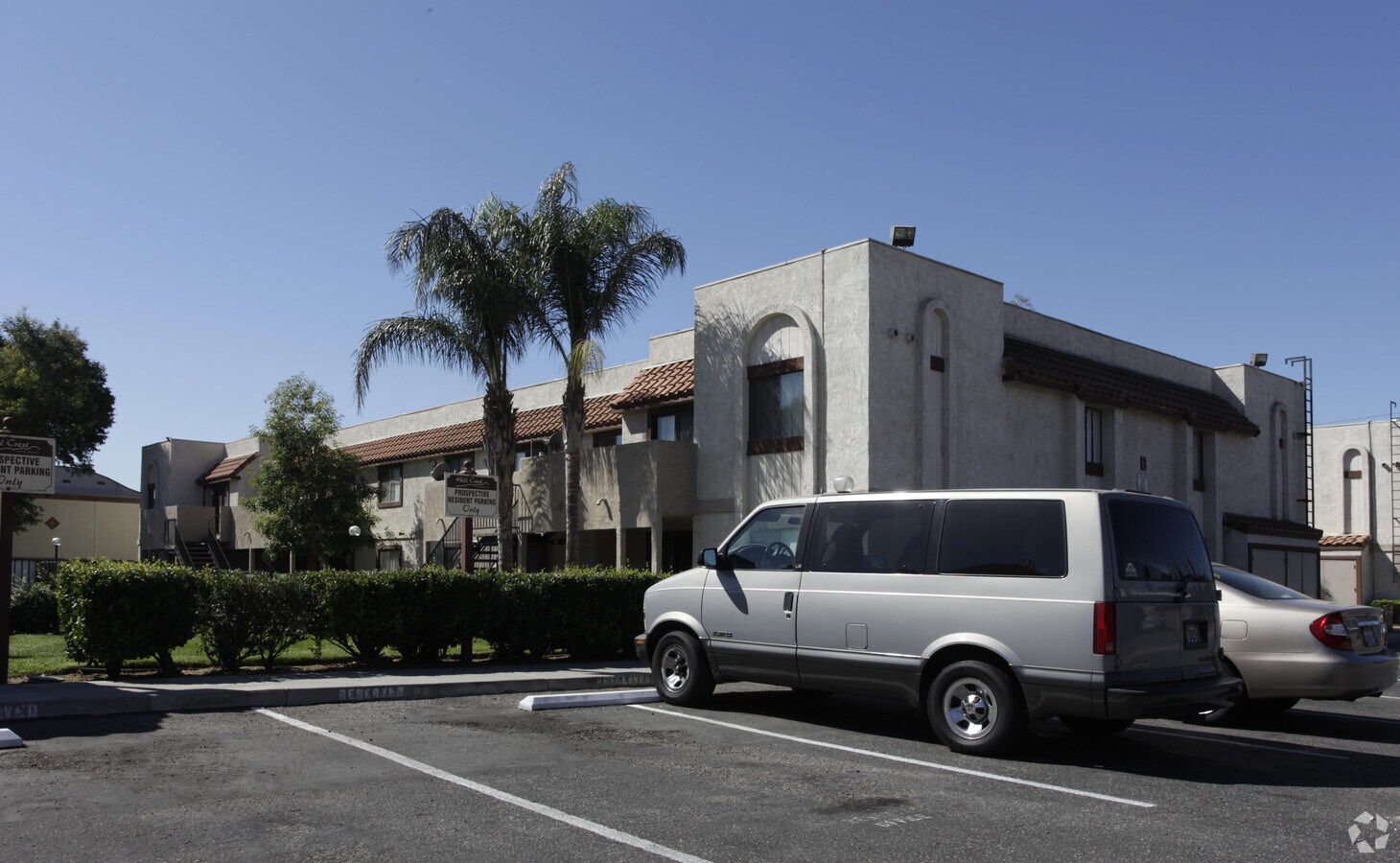 Photo - Hillcrest Apartments