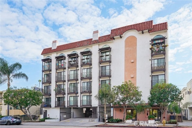 Building Photo - 11162 Camarillo St Unit 307