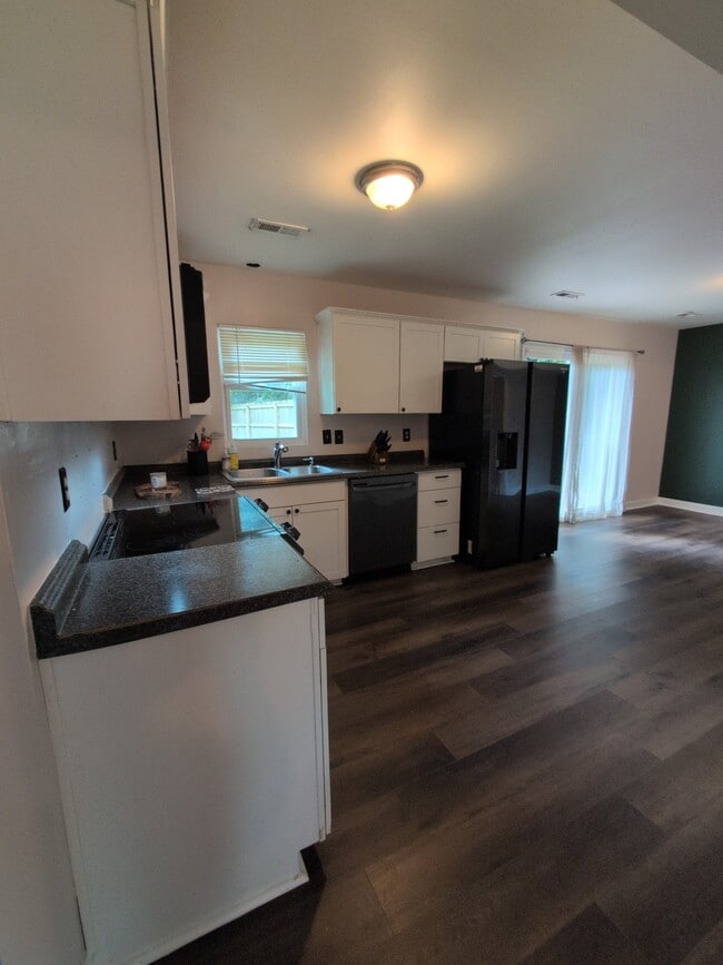 158 Saunders Rd