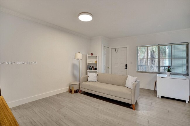 Photo - 924 SE 2nd St Unit 32