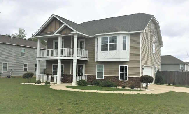 Building Photo - Charming 3-bedroom, 2.5-bathroom home located in the heart of Hopkins, SC