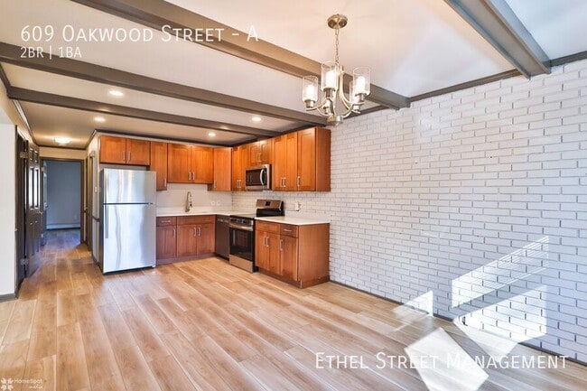 Photo - 609 Oakwood St Unit A