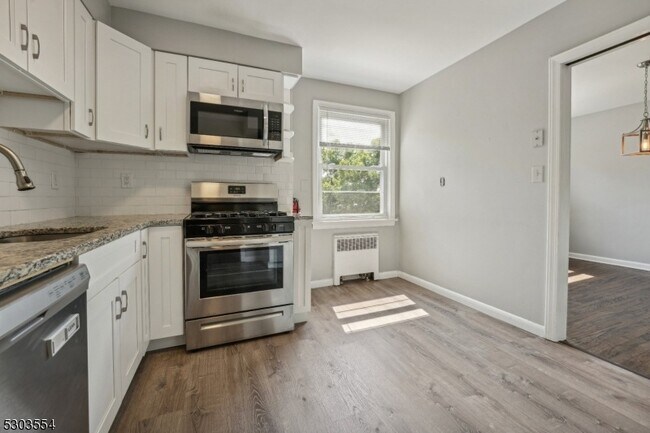 Photo - 24 Hutton Ave