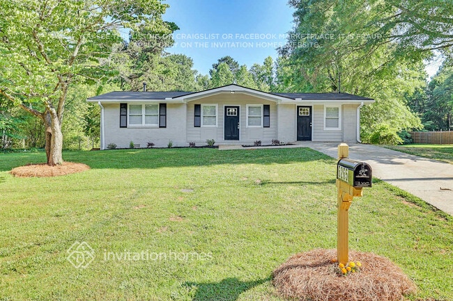 Building Photo - 6265 Lakeview Dr