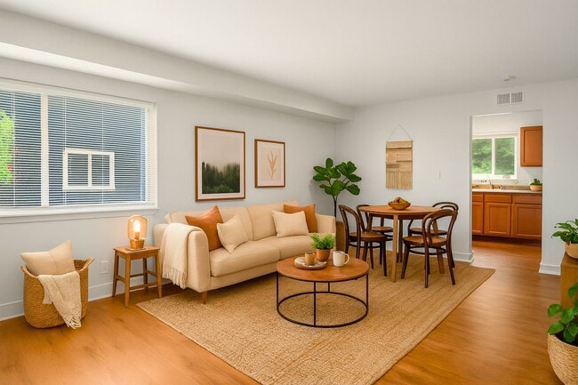 Living Room/Dinning Room Combo - Woodbridge Apartments