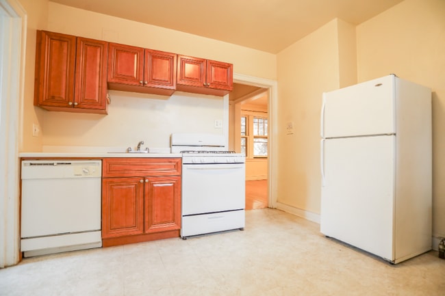 Building Photo - 4909 N Glenwood Ave Rental
