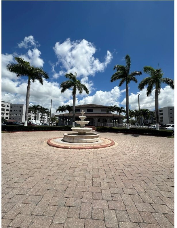 8145 NW 7th St Unit 405