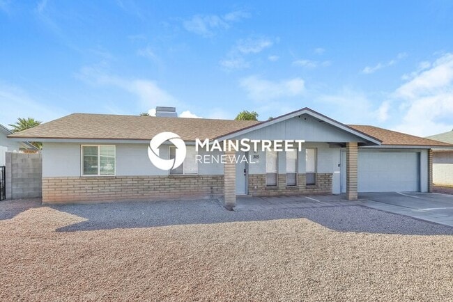 Building Photo - 4 Bedroom Pet-Friendly Home in Mesa, AZ wi...