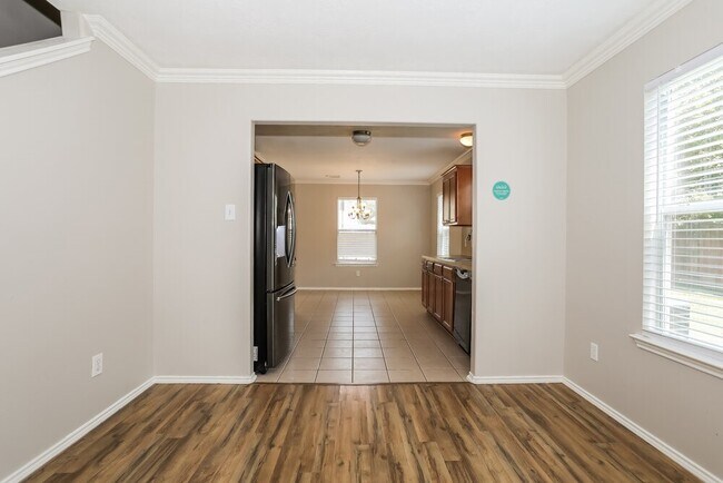 Photo - 1403 Natural Pine Trail