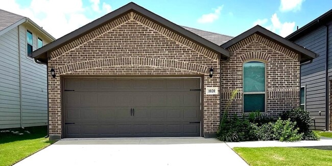 Building Photo - 1020 Runnels Ln Rental