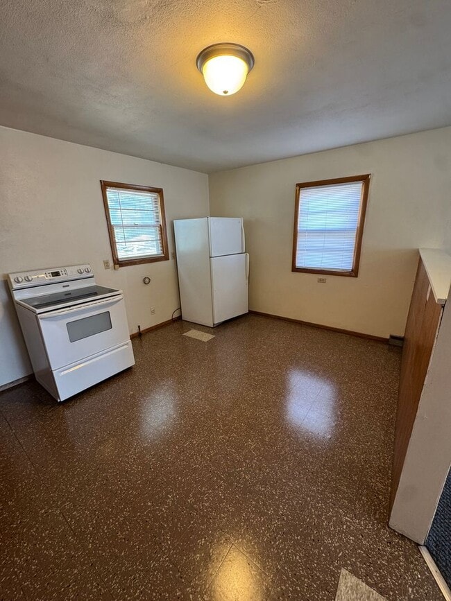 Photo - 731 Ave C