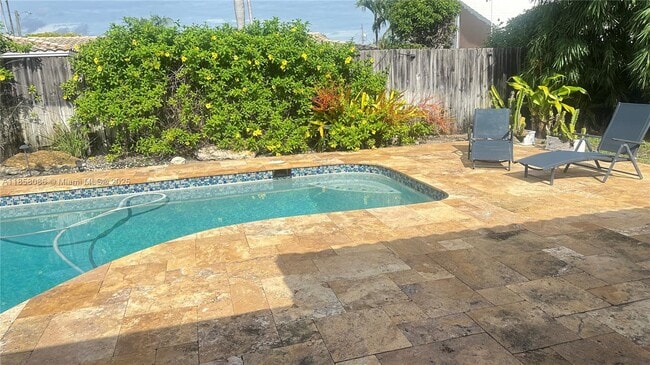 5771 NE 19th Ter