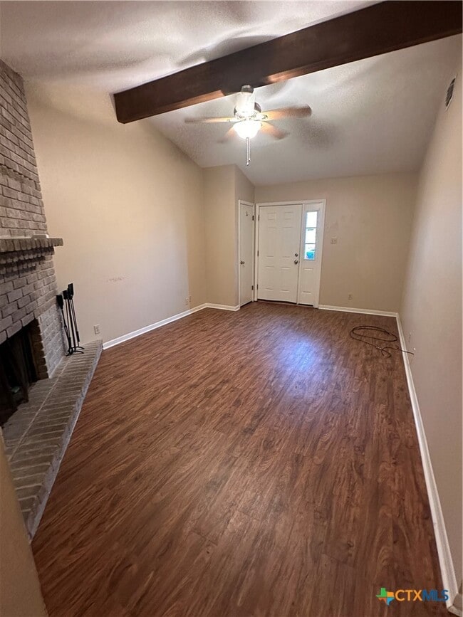 Photo - 208 Versailles St