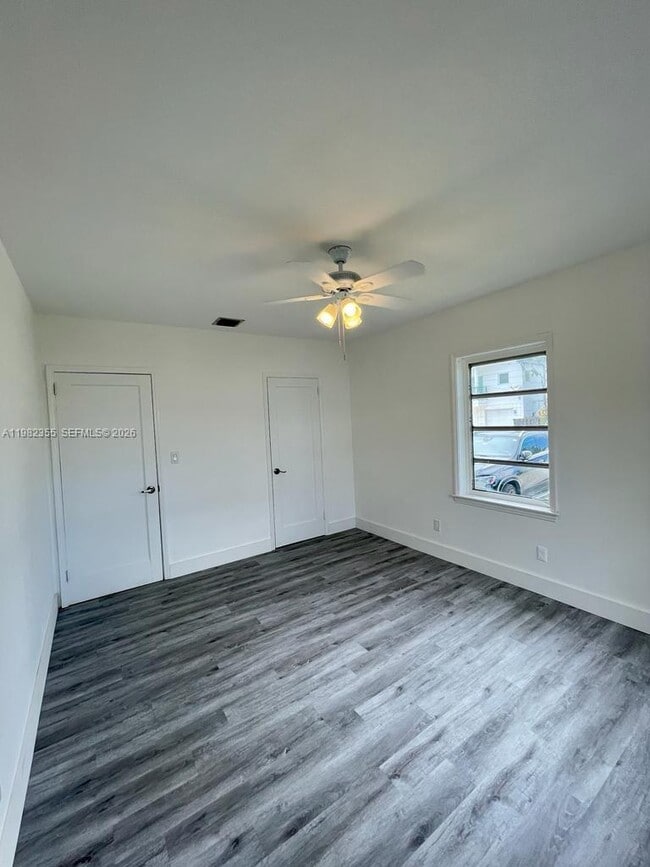 Photo - 820 SE 12th St