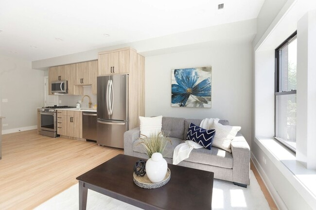 Photo - 2457 W Logan Blvd Apartamento Unidad 1