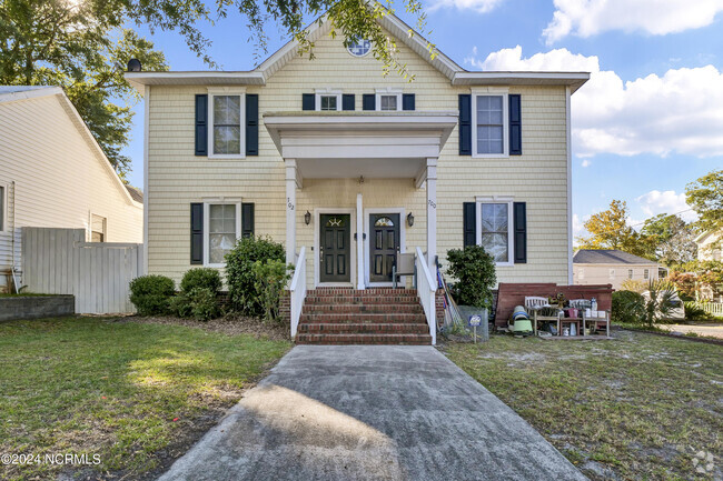 Building Photo - 702 S 3rd St Rental