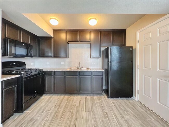 Photo - 1721 Arbor Knot Dr