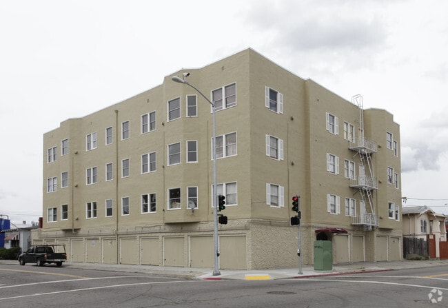 Building Photo - 2451 Seminary Ave