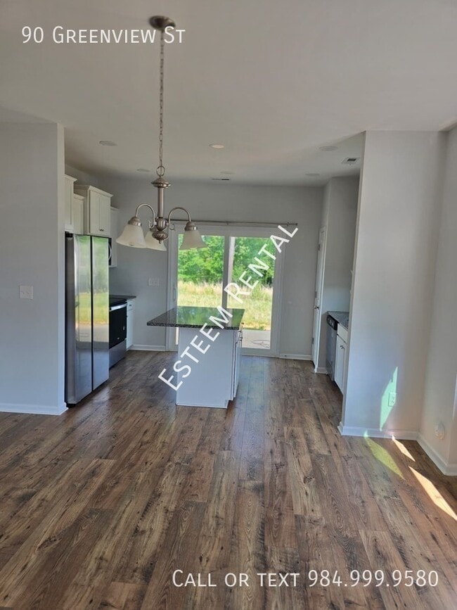 Photo - 90 Greenview St