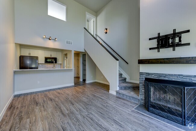 Building Photo - 2 Bedroom Condo in Great Location with Poo... Unit 209A