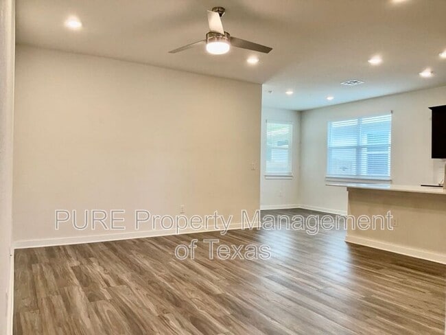 Photo - 216 Shawi Pass