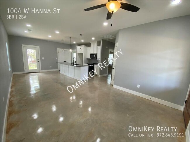 Photo - 1004 W Hanna St