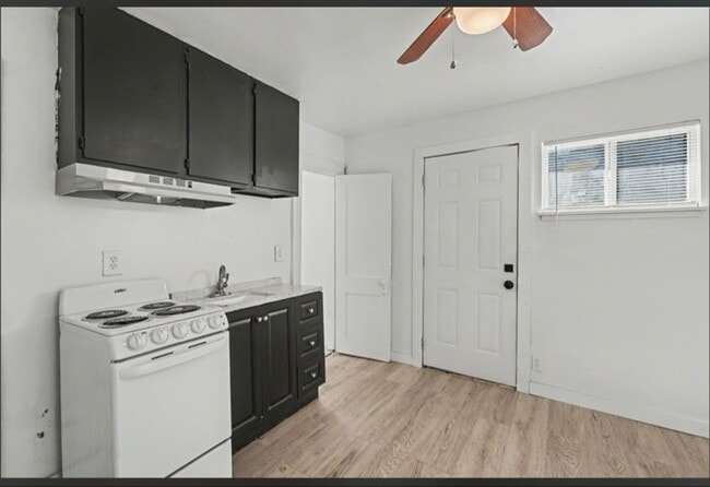 Photo - 732 N Victor Ave Unit B