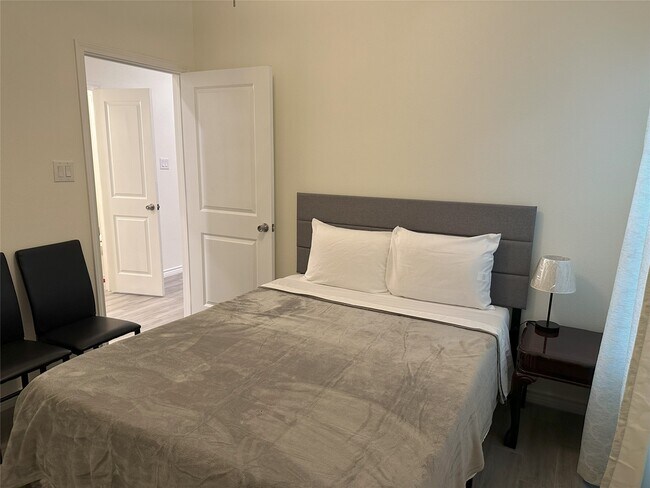 Photo - 16625 E Lynbrook