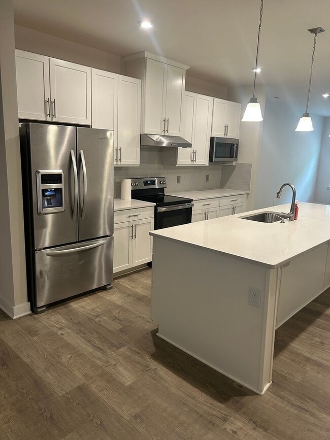 Photo - Simpsonville - 3/ 2.5, 1952 SF